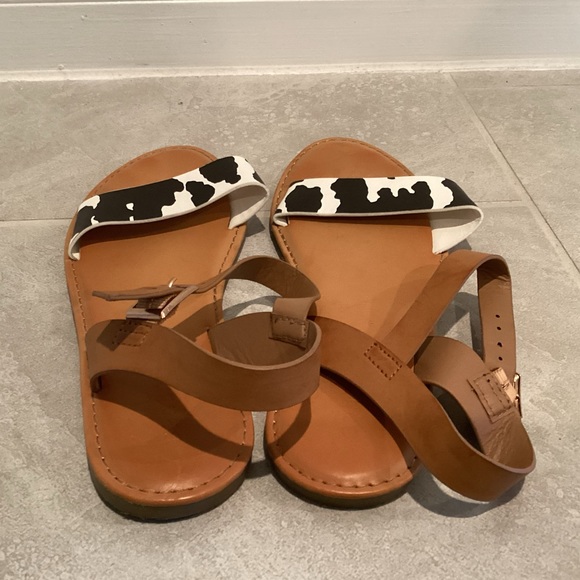 Bamboo Cow Print Sandal - Picture 4 of 5